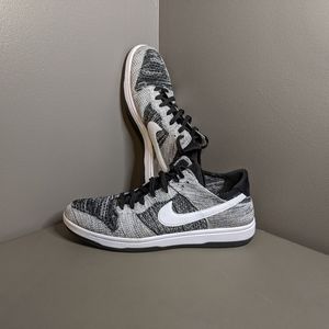 nike dunk flyknit oreo
